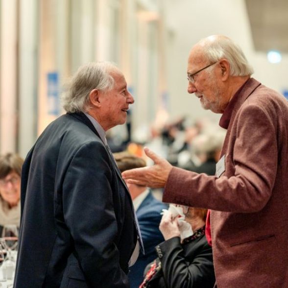 Alte Bekannte treffen sich bei der Jubiläumsfeier der TUM wieder.