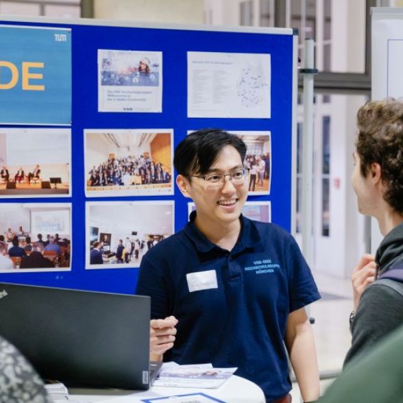 The VDE (Verband der Elektrotechnik) Hochschulgruppe München was also represented at the Career Lounge with an information booth.