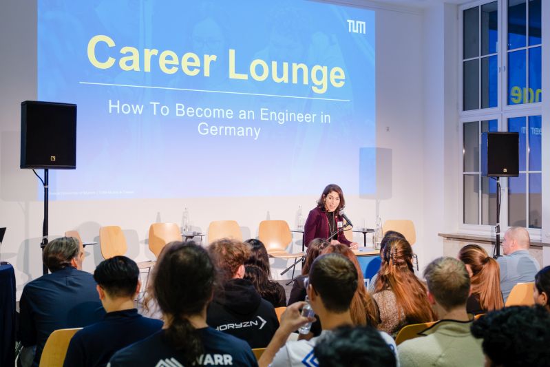 Jamie Gräfe moderiert die Career Lounge "Engineers for Germany".